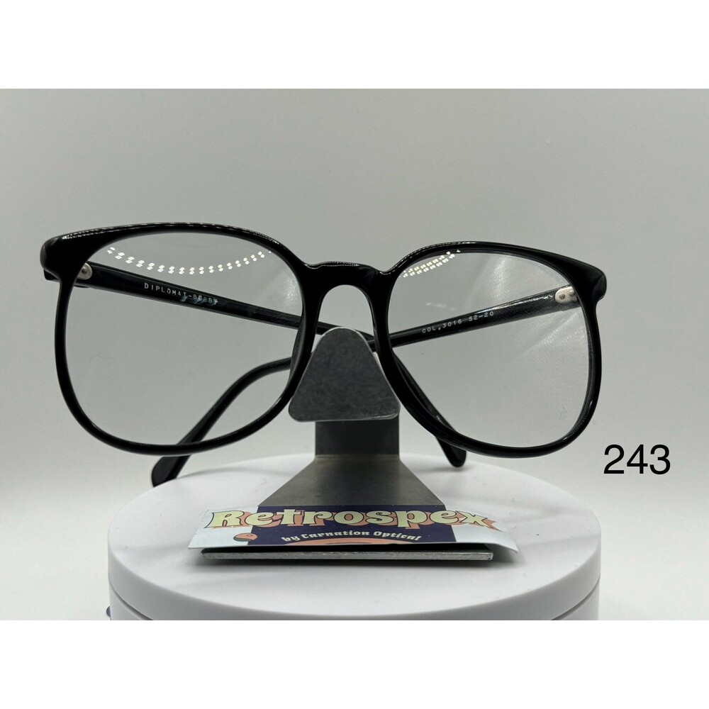 Vintage Oversize Sunglasses NOS Preppy Style Light Reactive Lens Bobby Black